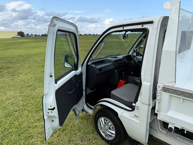 1999 Daihatsu Hijet JDM car for sale — photo 12 of 25