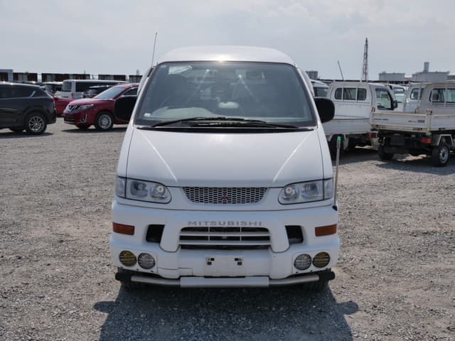 1999 Mitsubishi Delica JDM car for sale — photo 2 of 25