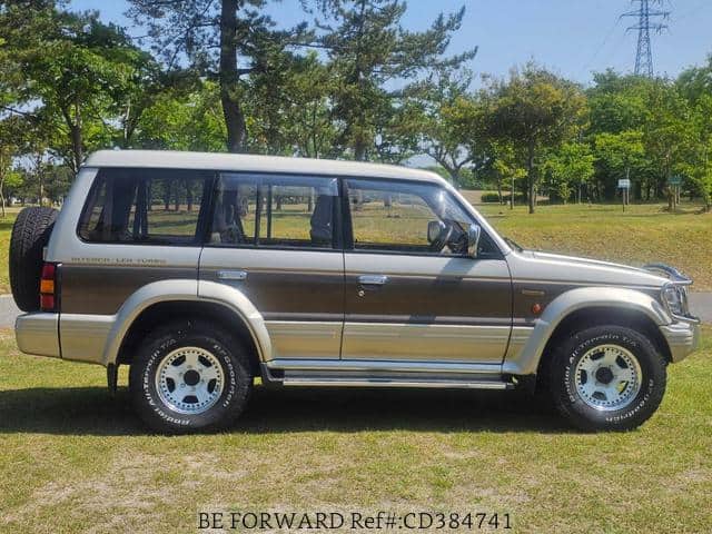 1992 Mitsubishi Pajero JDM car for sale — photo 15 of 19
