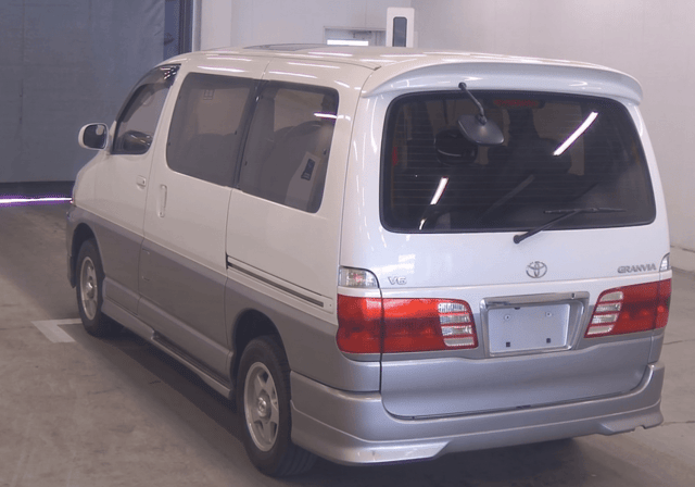 2001 Toyota Grand Hiace JDM car for sale — photo 2 of 12