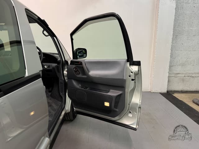 1999 Toyota Estima JDM car for sale — photo 23 of 25