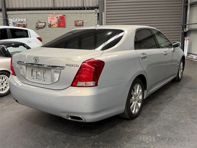 2010 Toyota Crown JDM car for sale — photo 5 of 25
