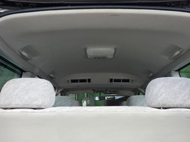 1998 Toyota Regius JDM car for sale — photo 4 of 22