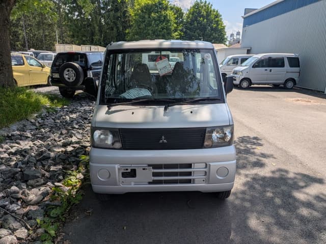 2001 Mitsubishi Minicab JDM car for sale — photo 5 of 23