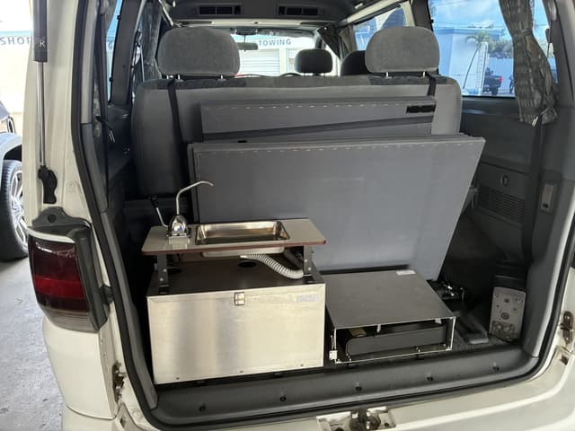 1997 Toyota Regius JDM car for sale — photo 3 of 13