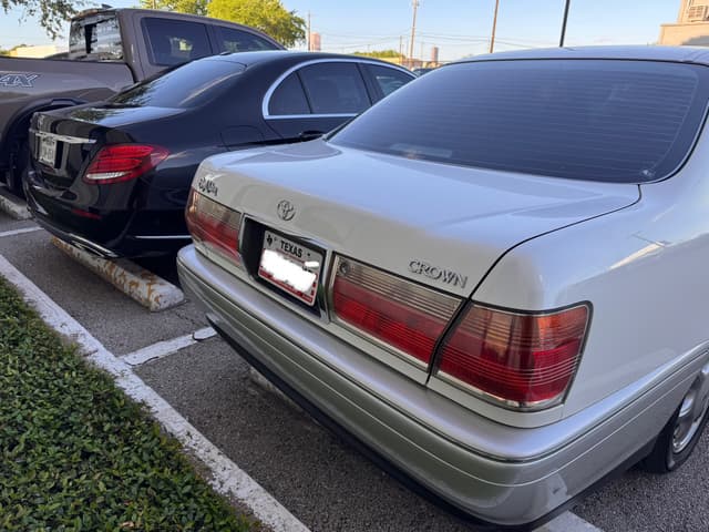 1999 Toyota Crown JDM car for sale — photo 5 of 7