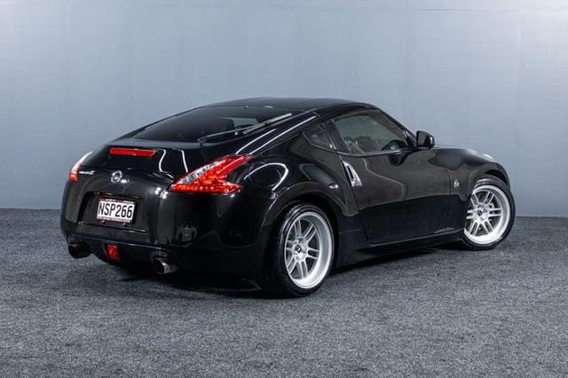 2009 Nissan Fairlady Z JDM car for sale — photo 9 of 18