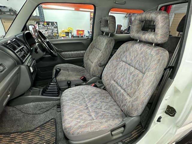 1999 Suzuki Jimny JDM car for sale — photo 21 of 23
