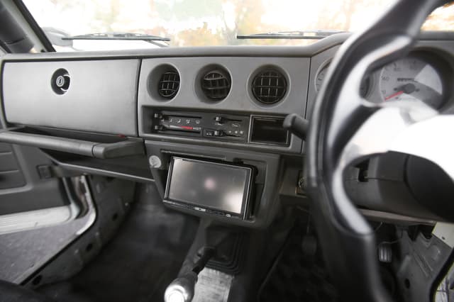 1998 Suzuki Jimny JDM car for sale — photo 10 of 25