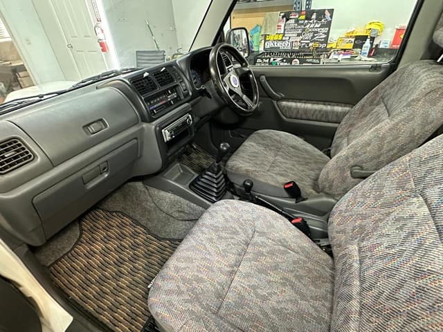 1999 Suzuki Jimny JDM car for sale — photo 16 of 23