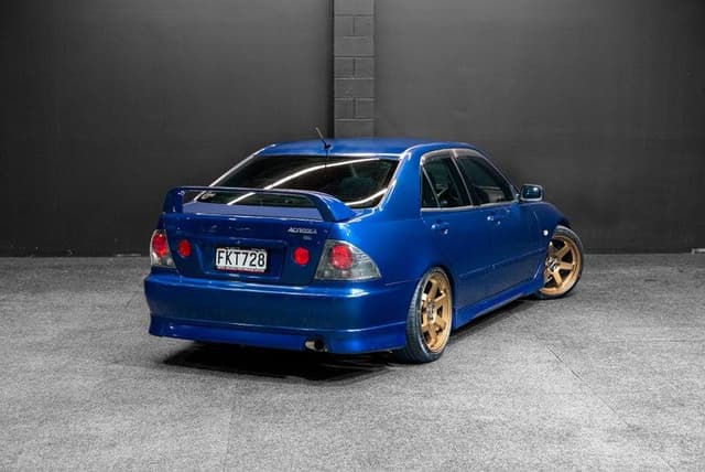 2003 Toyota Altezza JDM car for sale — photo 12 of 19