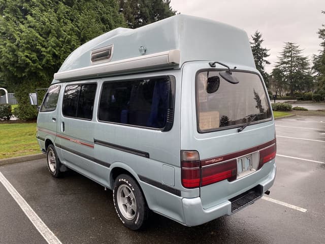 1995 Toyota HiAce JDM car for sale — photo 6 of 10