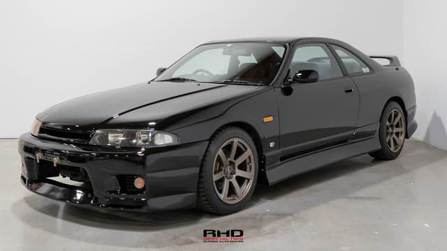 1996 Nissan Skyline JDM car for sale — photo 3 of 24