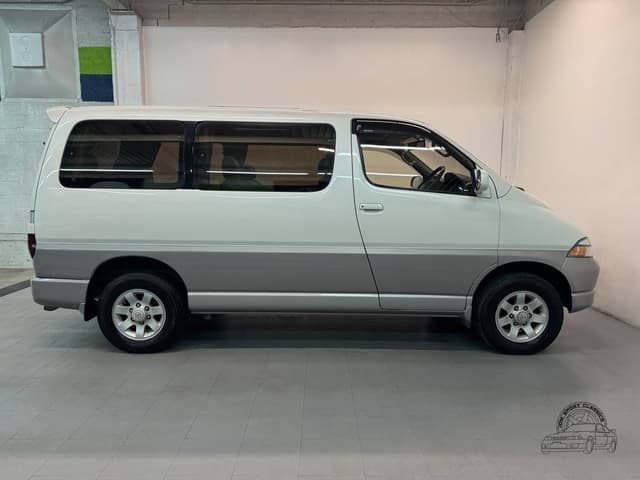 1997 Toyota Granvia JDM car for sale — photo 22 of 25