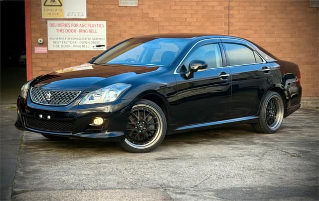 2008 Toyota Crown JDM car for sale — photo 3 of 25