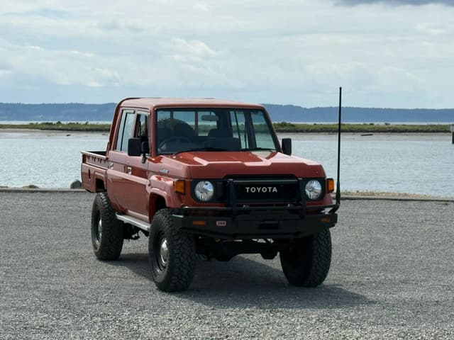 2001 Toyota Land Cruiser JDM car for sale — photo 10 of 25