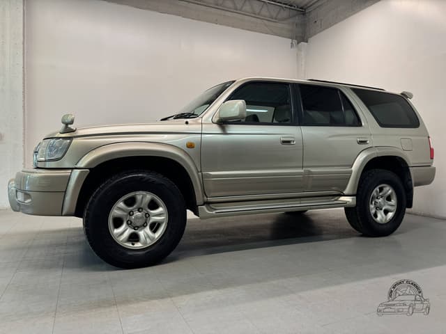 2000 Toyota Hilux Surf JDM car for sale — photo 10 of 25
