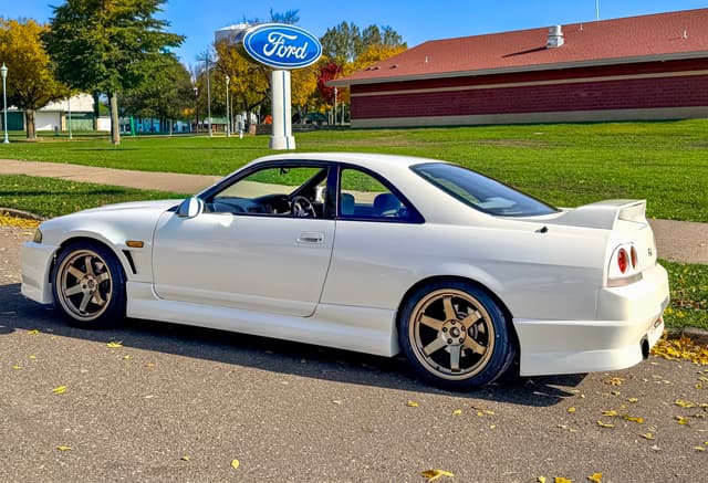 1997 Nissan Skyline JDM car for sale — photo 9 of 11
