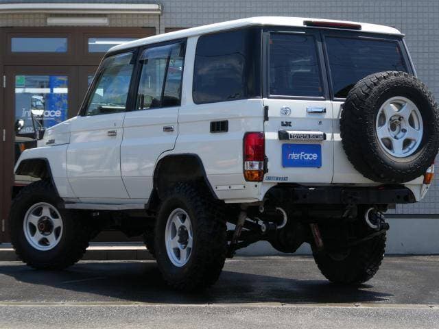 2000 Toyota Land Cruiser JDM car for sale — photo 9 of 19