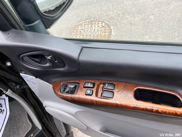 1998 Mitsubishi Delica JDM car for sale — photo 12 of 25