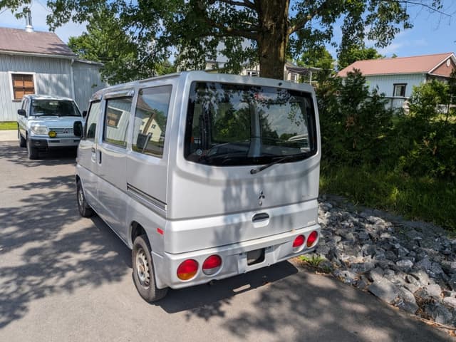 2001 Mitsubishi Minicab JDM car for sale — photo 3 of 23