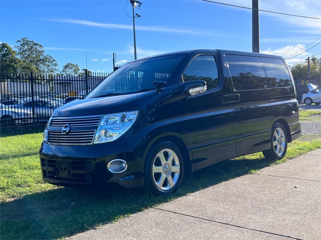 2007 Nissan Elgrand JDM car for sale — photo 10 of 16