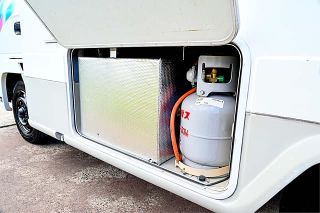 1997 Isuzu Elf JDM car for sale — photo 8 of 25