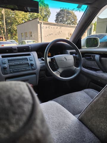 2000 Toyota Crown JDM car for sale — photo 17 of 23