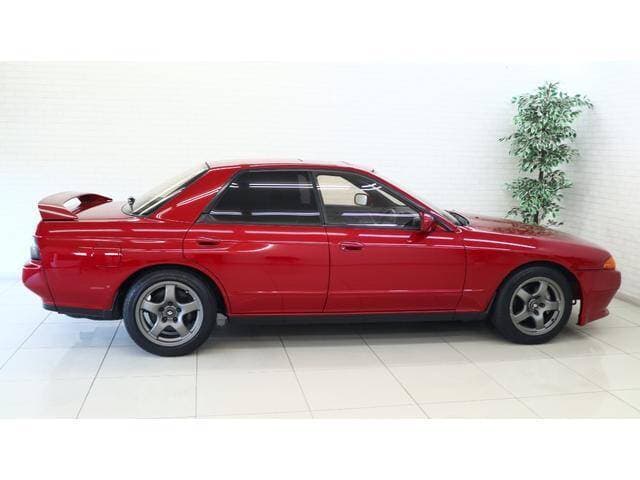1990 Nissan Skyline JDM car for sale — photo 16 of 17