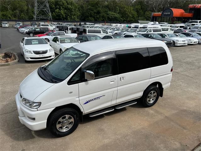 2005 Mitsubishi Delica JDM car for sale — photo 7 of 15