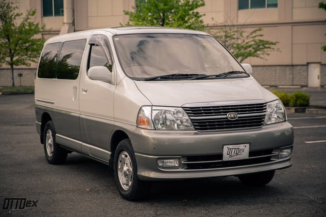 2001 Toyota Granvia JDM car for sale — photo 2 of 25