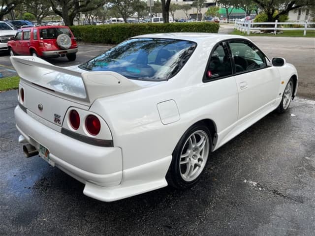 1995 Nissan Skyline JDM car for sale — photo 7 of 17