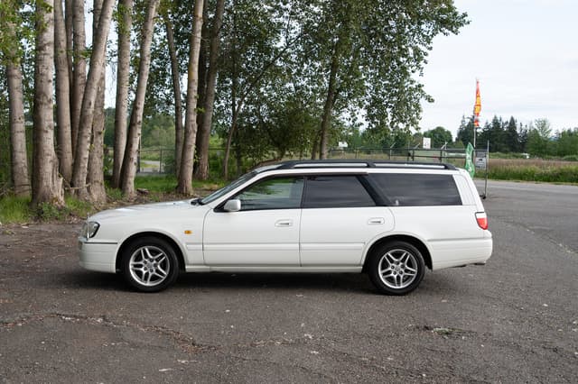 2001 Nissan Stagea JDM car for sale — photo 10 of 15