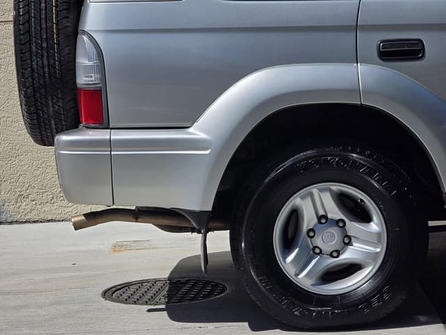 2001 Toyota Land Cruiser Prado JDM car for sale — photo 19 of 25