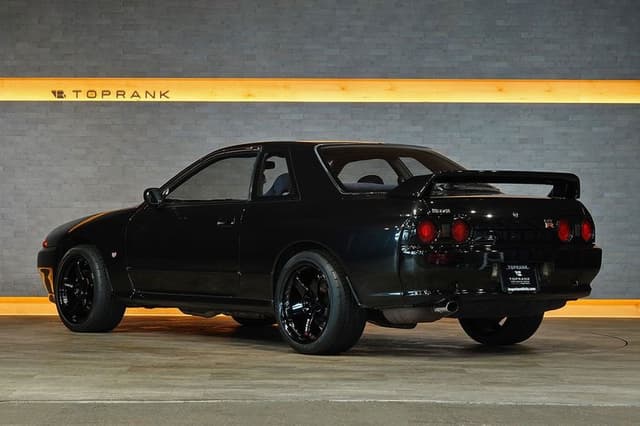 1989 Nissan Skyline JDM car for sale — photo 6 of 25