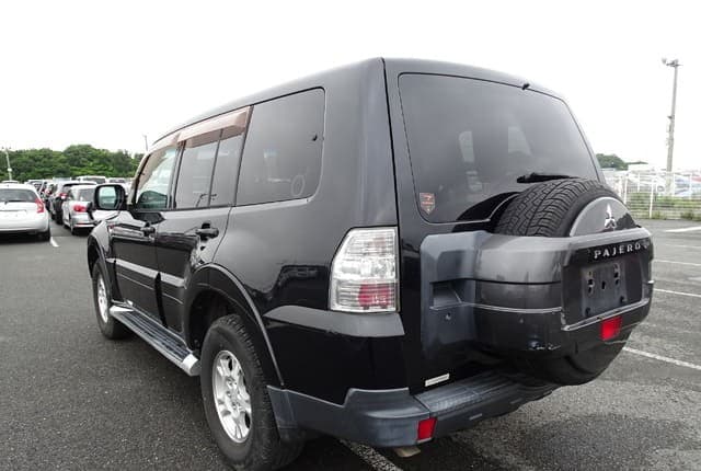 2008 Mitsubishi Pajero JDM car for sale — photo 3 of 25