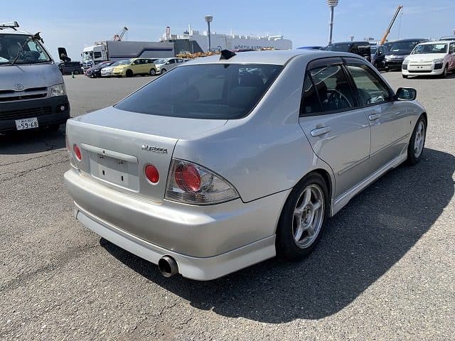 1999 Toyota Altezza JDM car for sale — photo 3 of 12