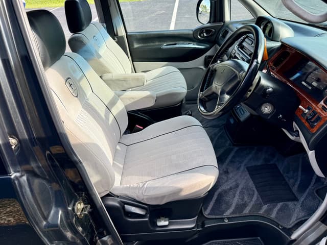 2000 Mitsubishi Delica JDM car for sale — photo 14 of 19