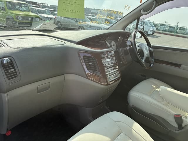 2000 Nissan Elgrand JDM car for sale — photo 3 of 7
