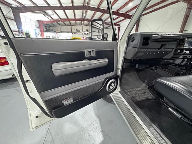 1993 Toyota Land Cruiser Prado JDM car for sale — photo 20 of 25