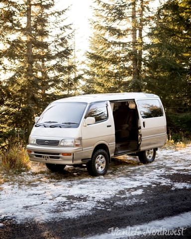 1995 Toyota HiAce JDM car for sale — photo 14 of 25