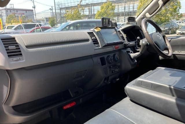 2011 Toyota HiAce JDM car for sale — photo 14 of 19
