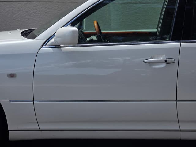 2000 Toyota Celsior JDM car for sale — photo 24 of 25