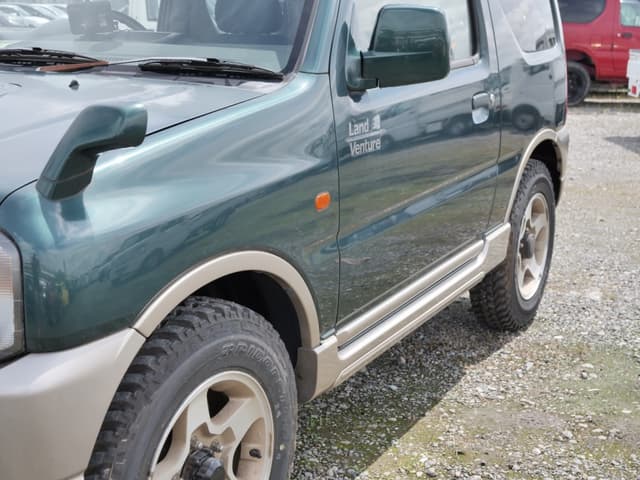 2001 Suzuki Jimny JDM car for sale — photo 9 of 25