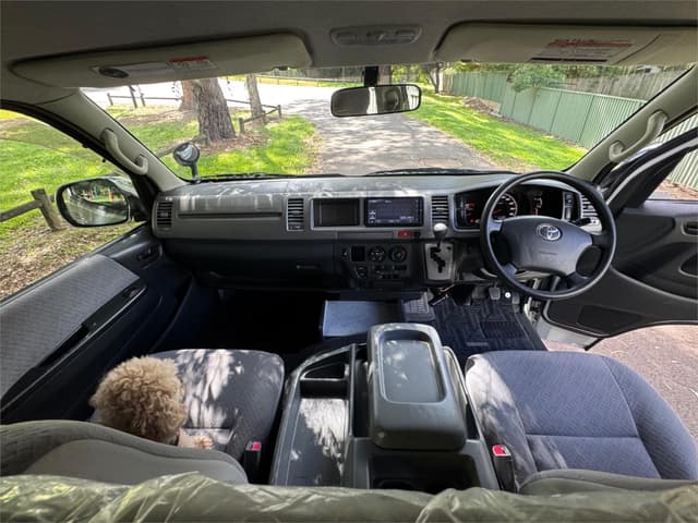 2007 Toyota HiAce JDM car for sale — photo 17 of 25