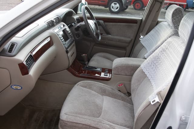 2001 Toyota Majesta JDM car for sale — photo 10 of 15