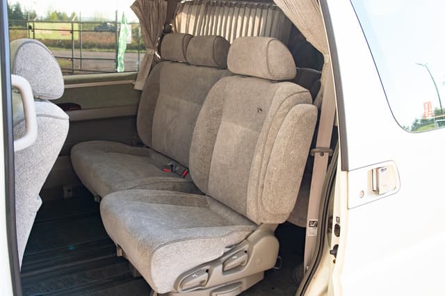 2000 Nissan Elgrand JDM car for sale — photo 12 of 15