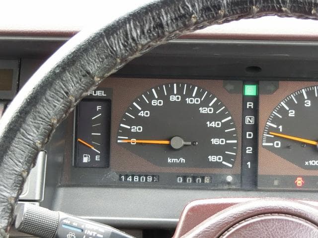 1988 Nissan Gloria JDM car for sale — photo 18 of 25