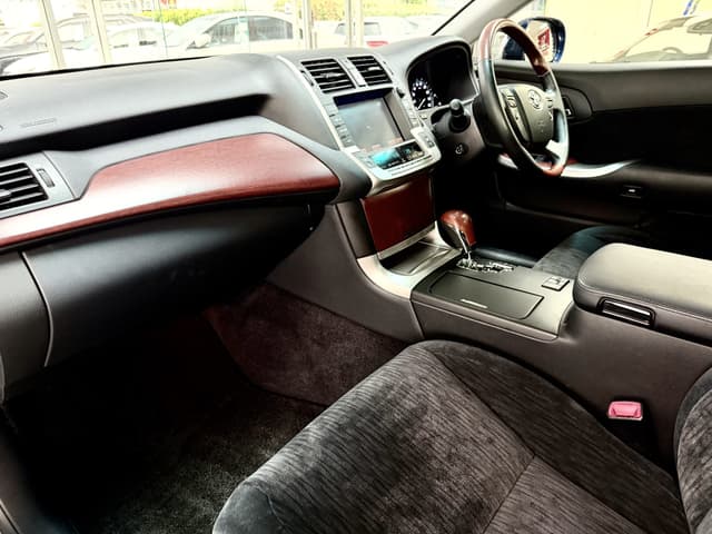 2012 Toyota Crown JDM car for sale — photo 5 of 5