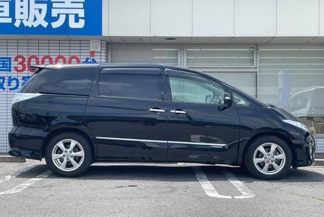 2009 Toyota Estima JDM car for sale — photo 9 of 25